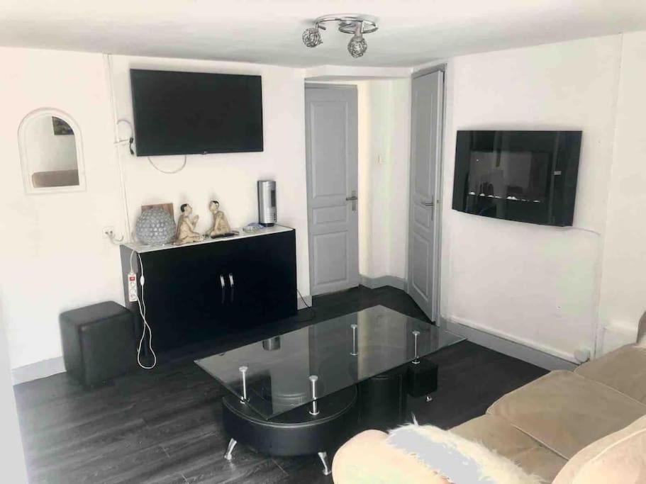 Logement Appartement Bourget เลอบูร์เช ภายนอก รูปภาพ